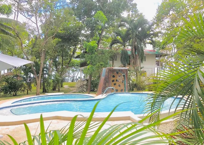 Resort Pebble