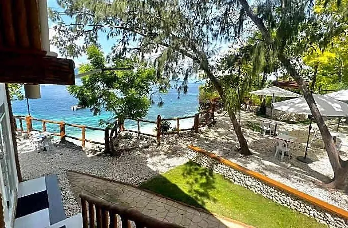 Pebble 4*