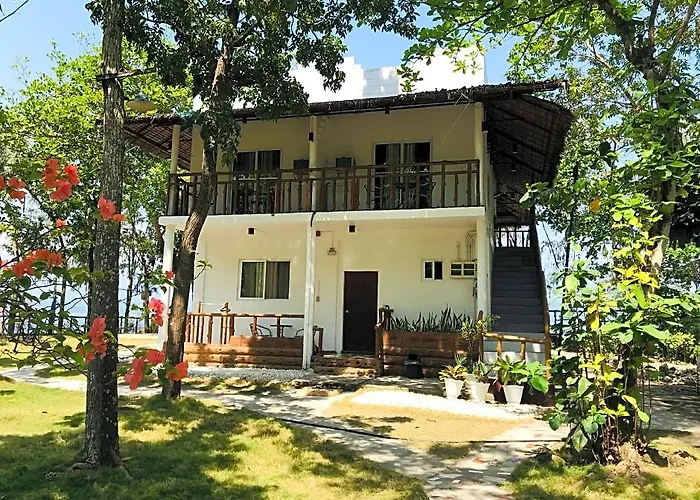 Resort Pebble 4*